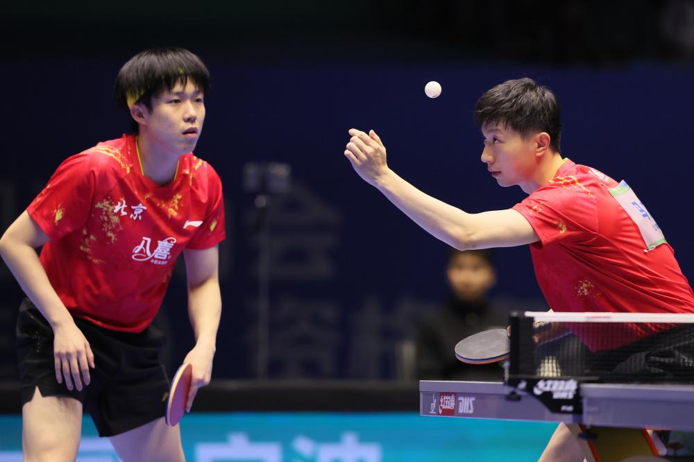 足球英超领头羊遭遇伤病危机，后卫告急